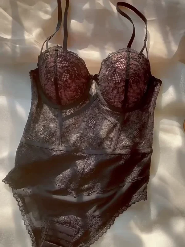 Ladies underwear gathered thickened bra sexy lace transparent sling one-piece suit hollow beautiful back retro fish bone bodysui